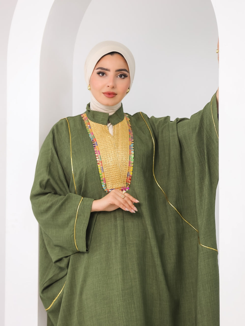 AZIZA - Desert Queen