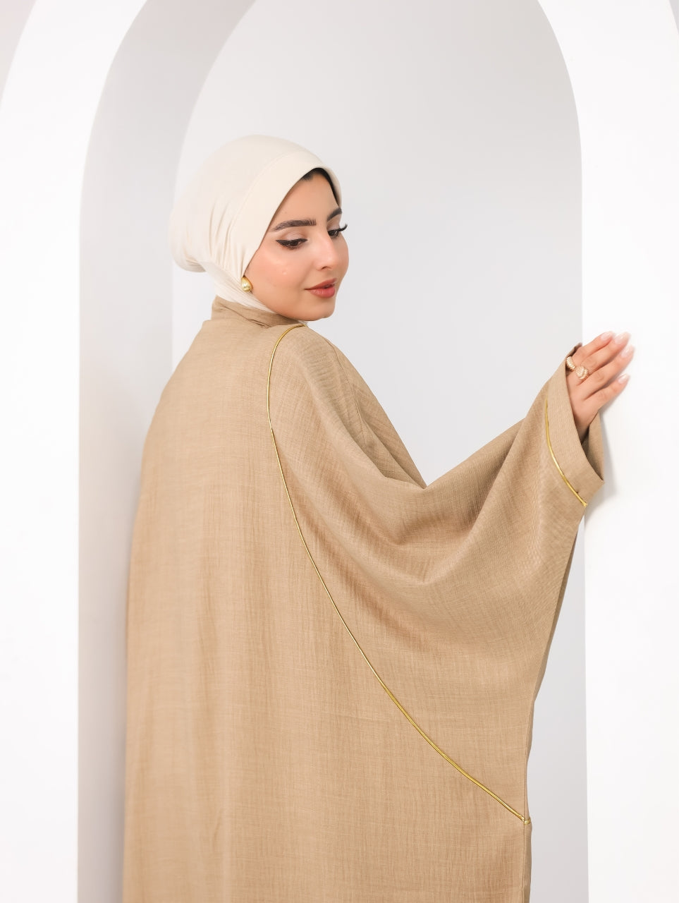 AZIZA - Desert Queen