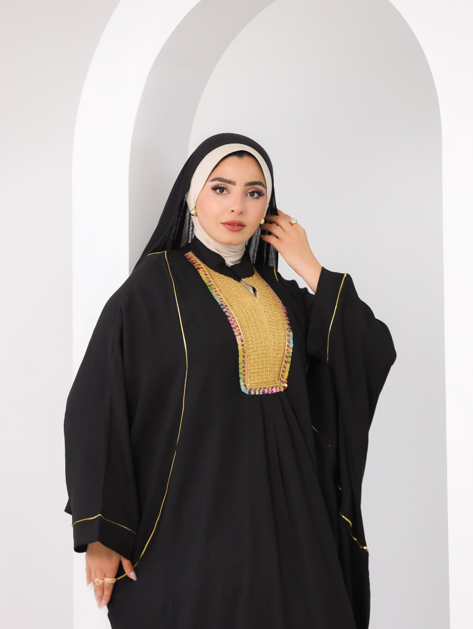 AZIZA - Desert Queen