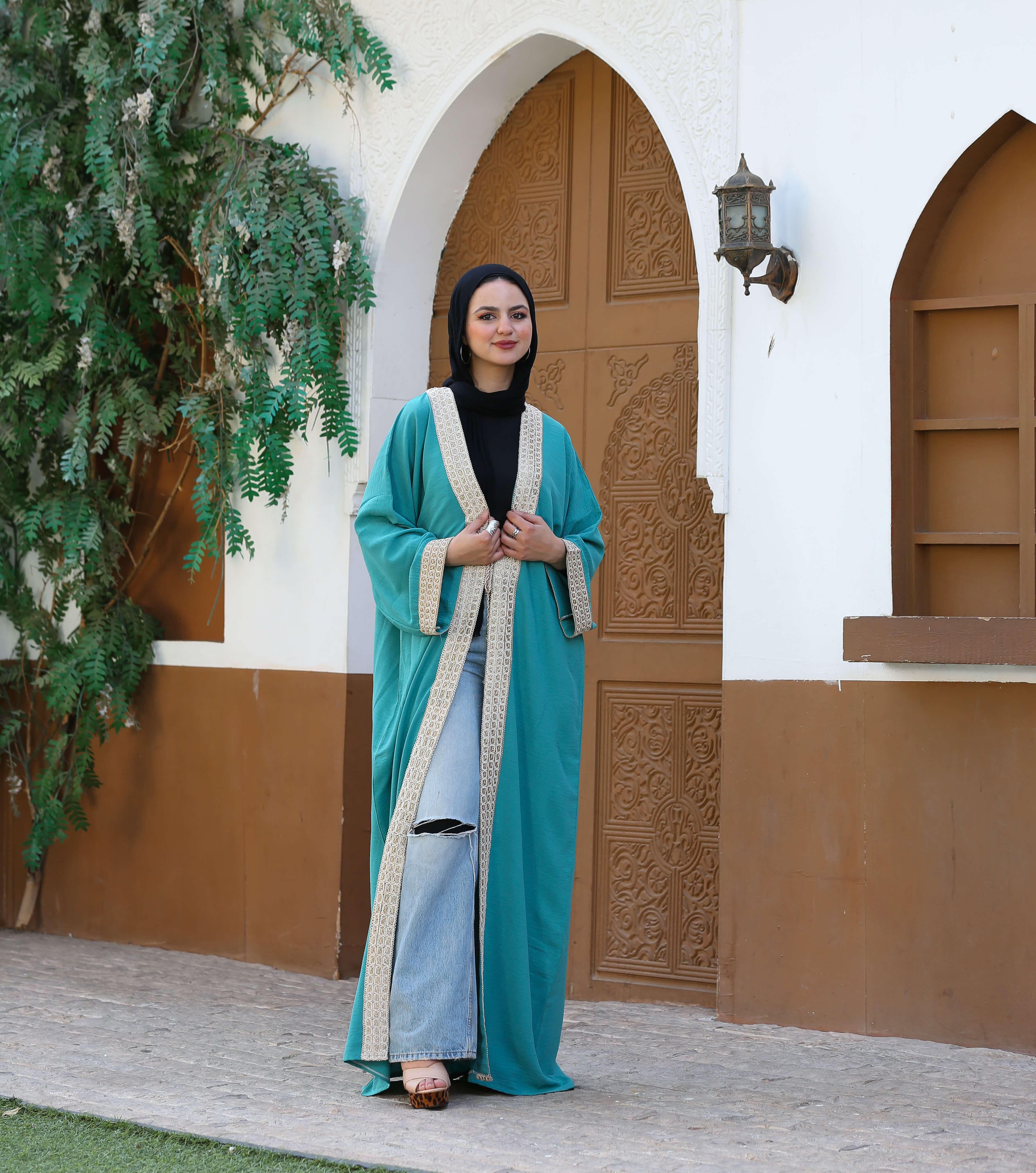 AZIZA -  Cozy Queen Cardigan