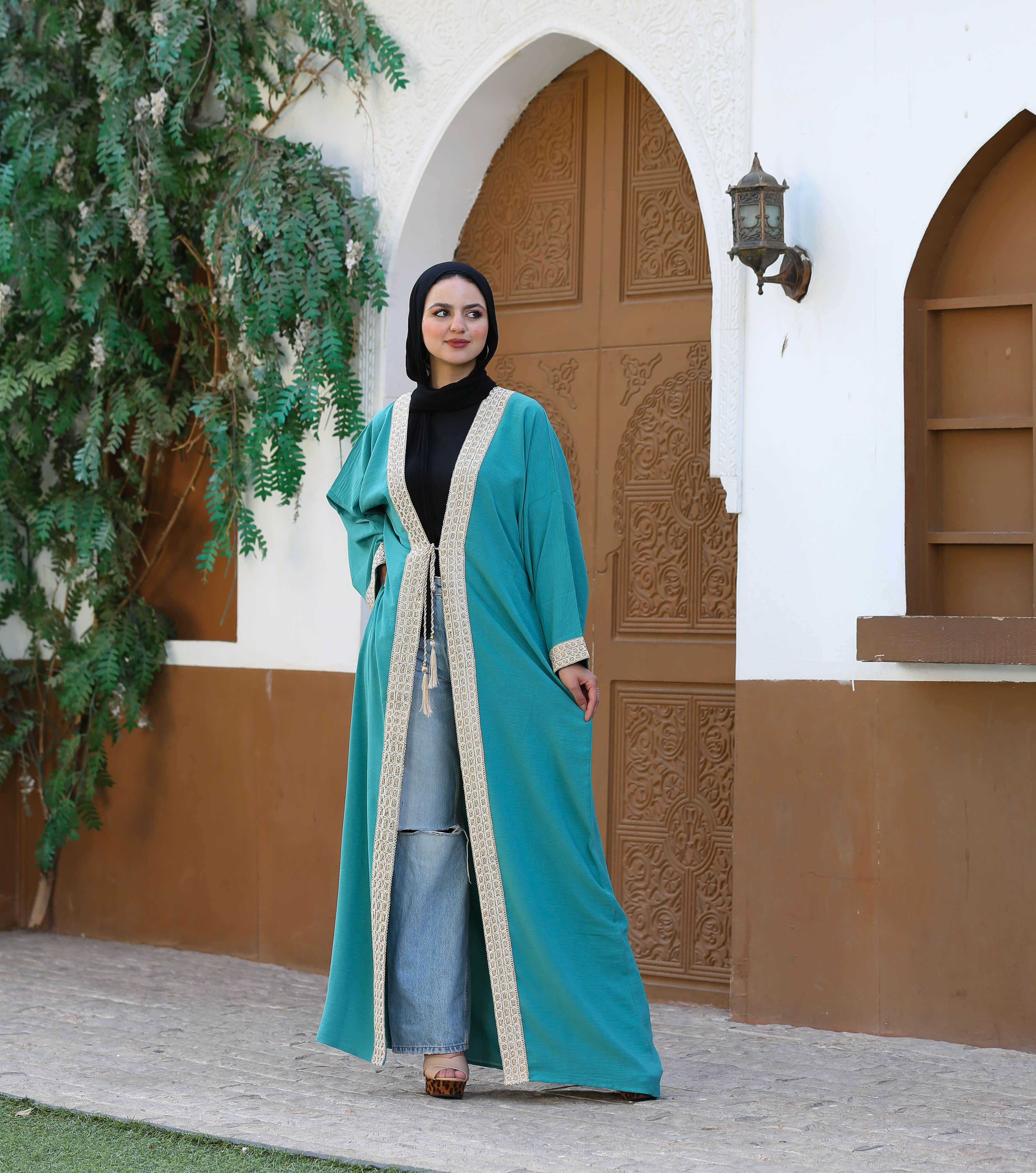 AZIZA -  Cozy Queen Cardigan