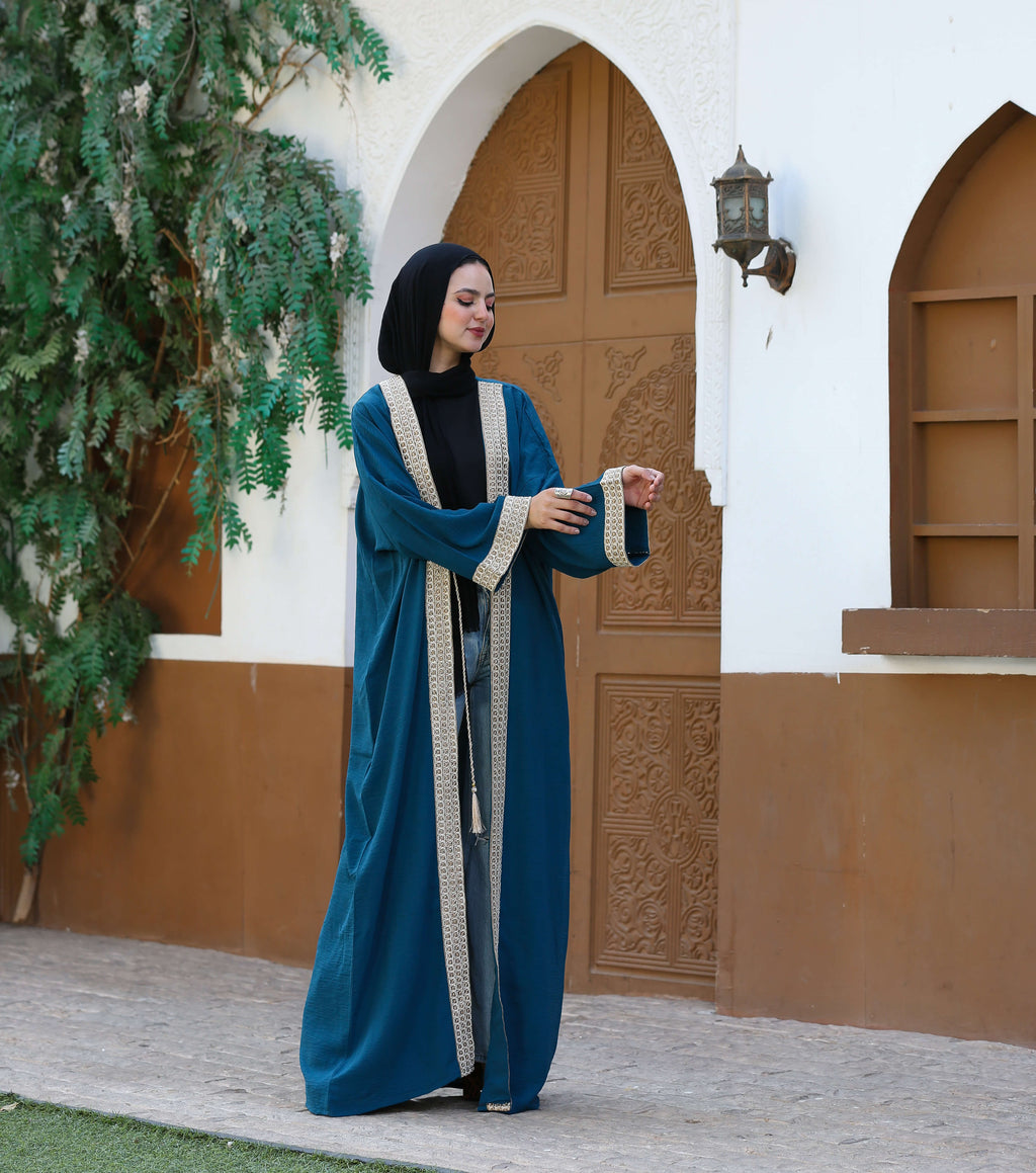 AZIZA -  Cozy Queen Cardigan