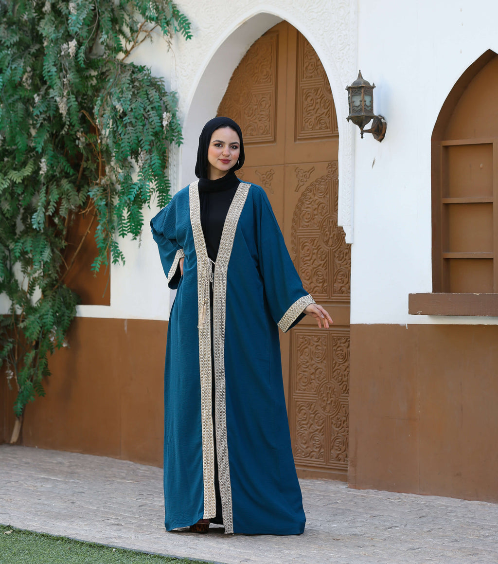 AZIZA -  Cozy Queen Cardigan