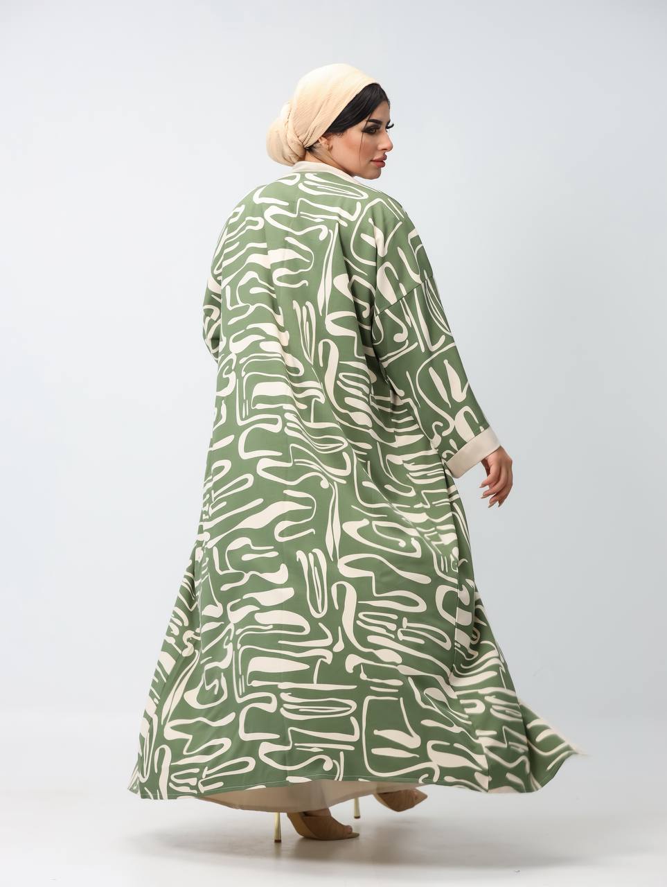 AZIZA -  Kimono – Muted Motion